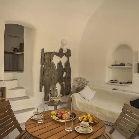 Mesana Traditional Stone * Emporio (Santorini)