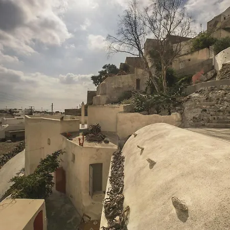شقة Mesana Traditional Stone Emporio (Santorini)